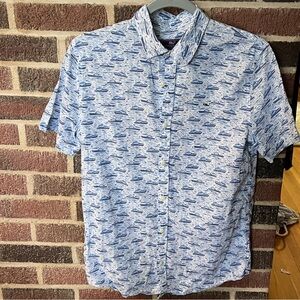 Sale !NWOT Boy  Vineyard vines xl light shirt with fishing boat design !